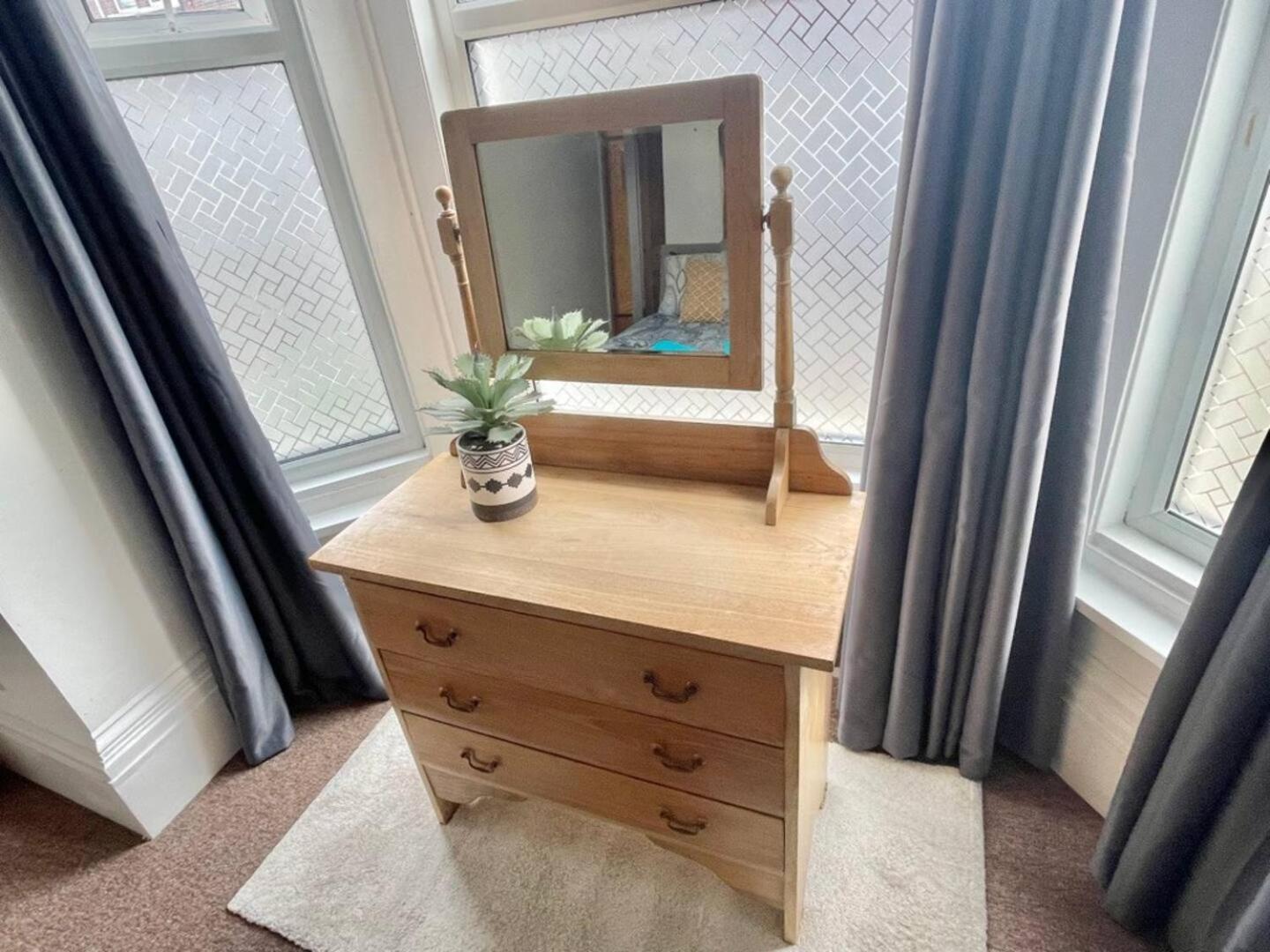 Family Friendly Flat Just Minutes From The Beach! Portsmouth Zewnętrze zdjęcie